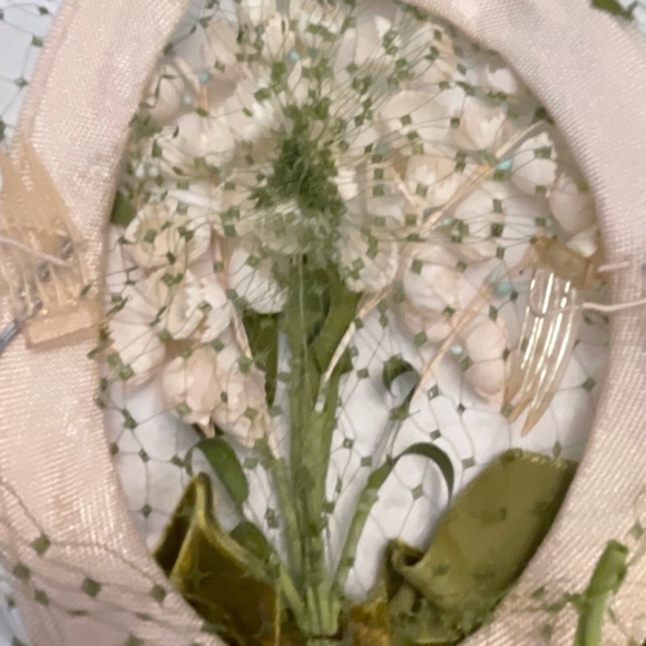 Vintage Lilly of the Valley Ladies Hat 2 Hair Combs Netting, Excellent Condition - Picture 6 of 13